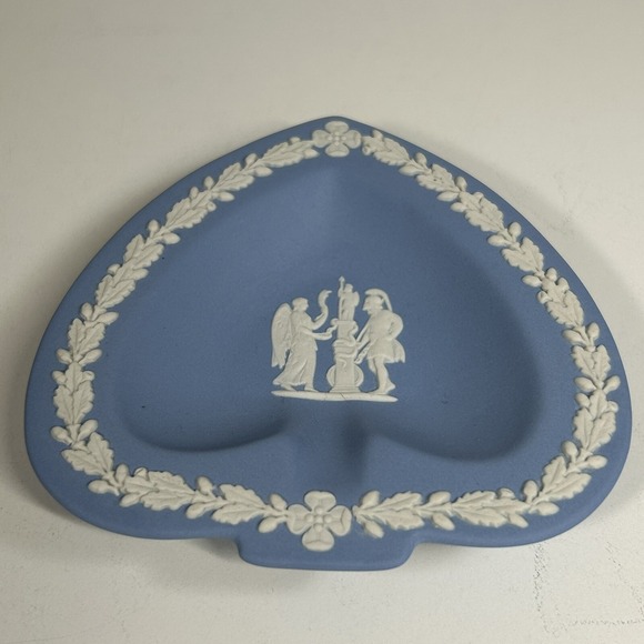 Source Unknown Other - Vintage light blue English Wedgwood Jasperware Heart Shaped Dish 4.5"